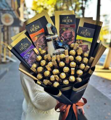 Buchet cu Lichior SHERIDAN'S 0,5L, Ciocolate Heidi, Merci, Ferrero Rocher