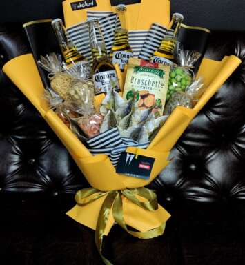 Buchet mare cu Corona Extra si Gustari la Bere