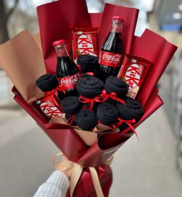 Buchet barbatesc cu ciorapi, Cola si KitKat